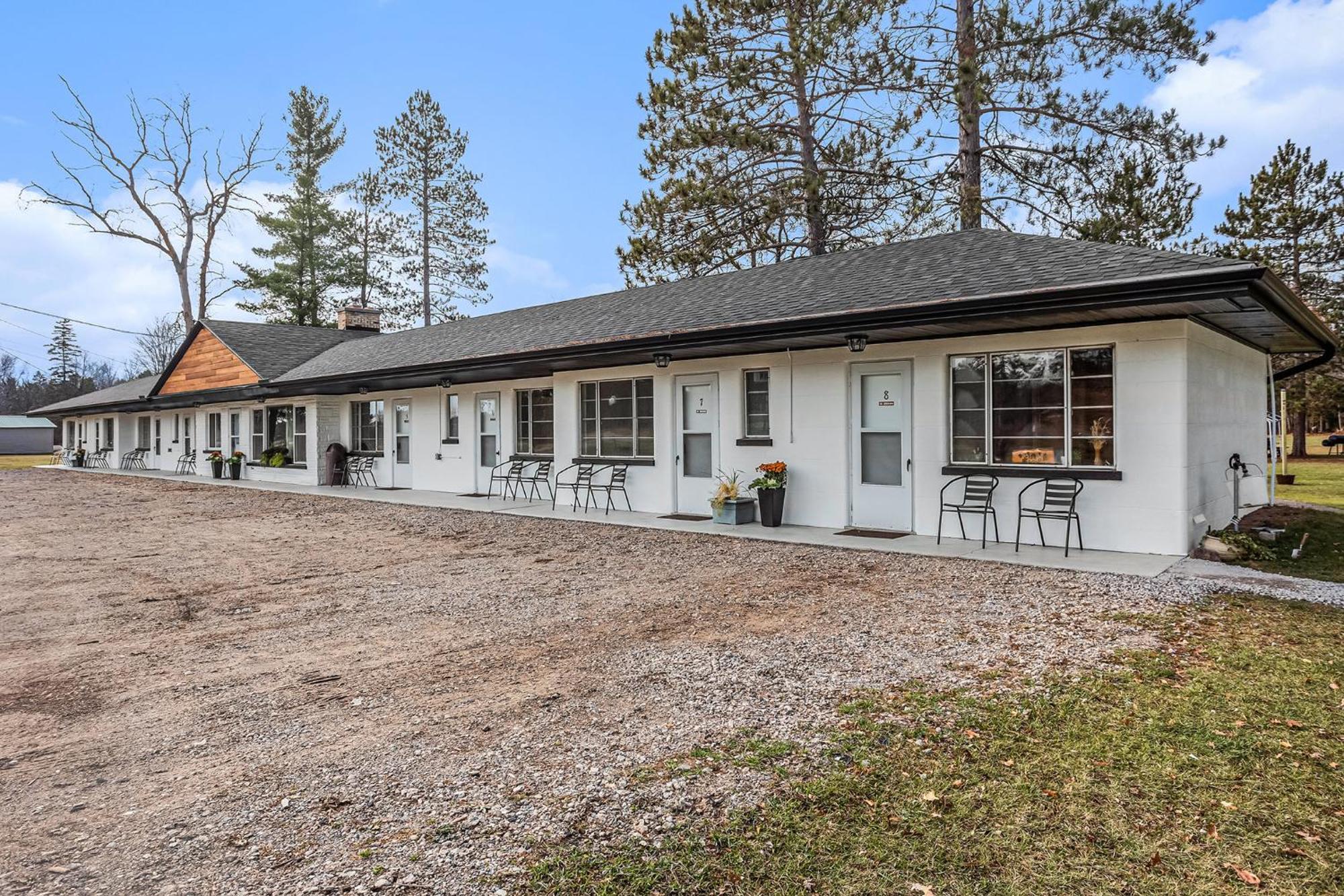 The Windmoor Lodge Grayling Exterior photo